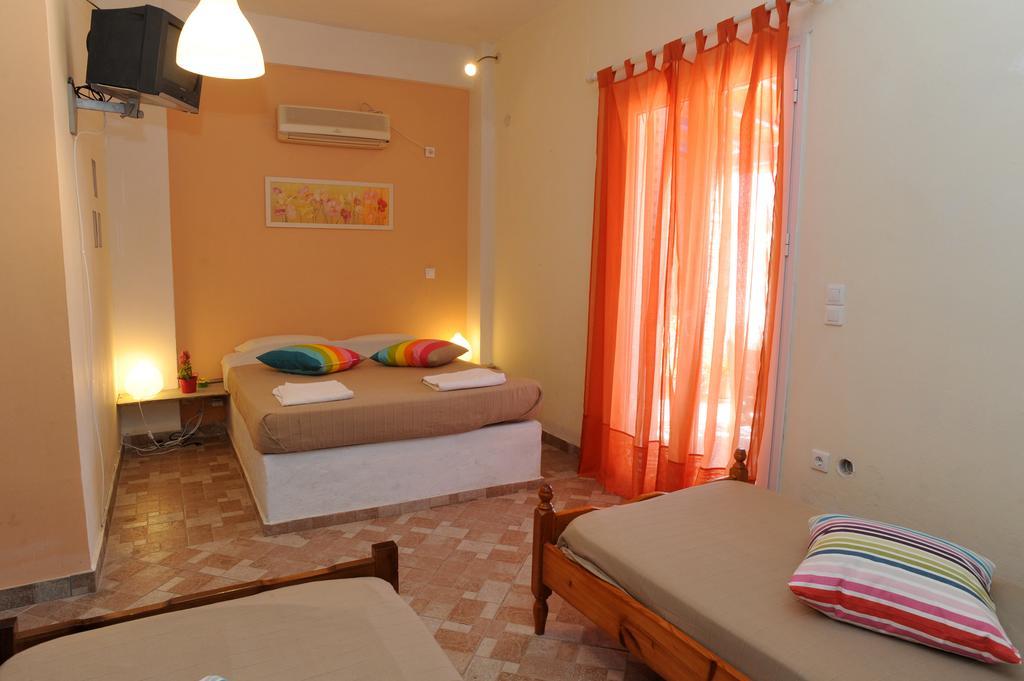 Pansion Andreas Apartman Tínos Szoba fotó