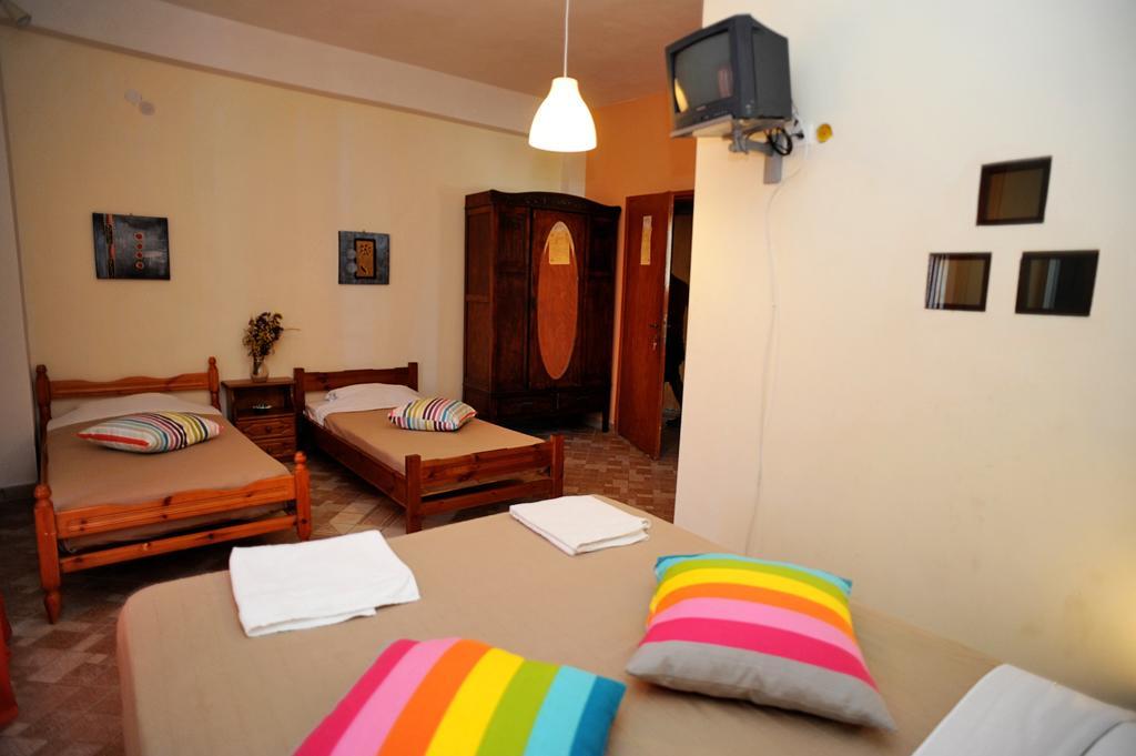 Pansion Andreas Apartman Tínos Szoba fotó