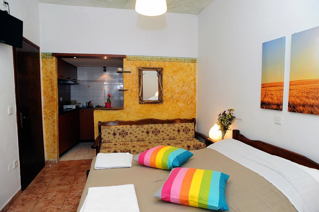 Pansion Andreas Apartman Tínos Szoba fotó